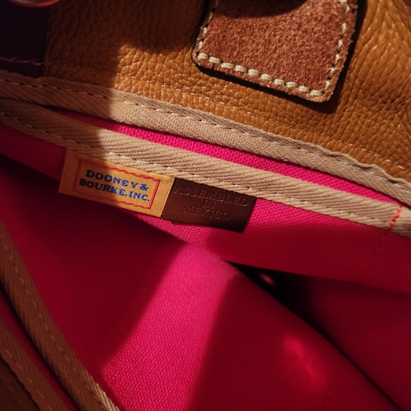 Genuine Dooney & Bourke Wakefield Tassel Bag. - Picture 8 of 9